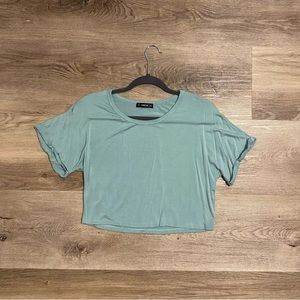 Cropped tee shirt sleeve